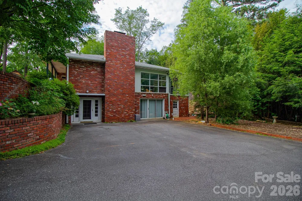 36 Clarendon Road Asheville, NC 28806