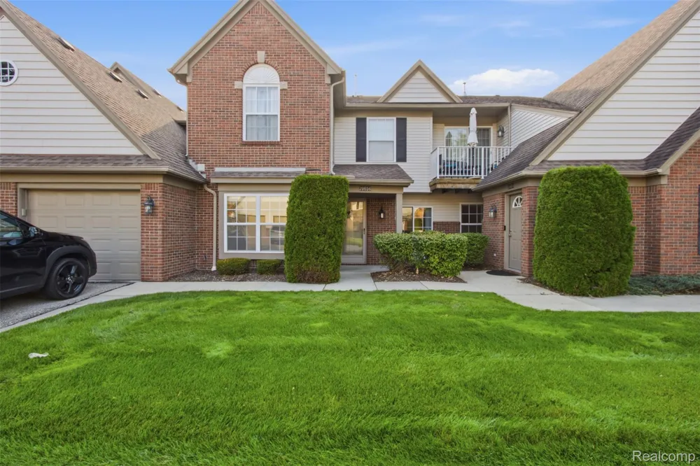 20656 Dunham Rd Road #18 Clinton Charter Township, MI 48038