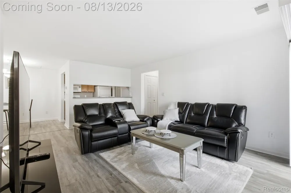 20656 Dunham Rd Road #18 Clinton Charter Township, MI 48038