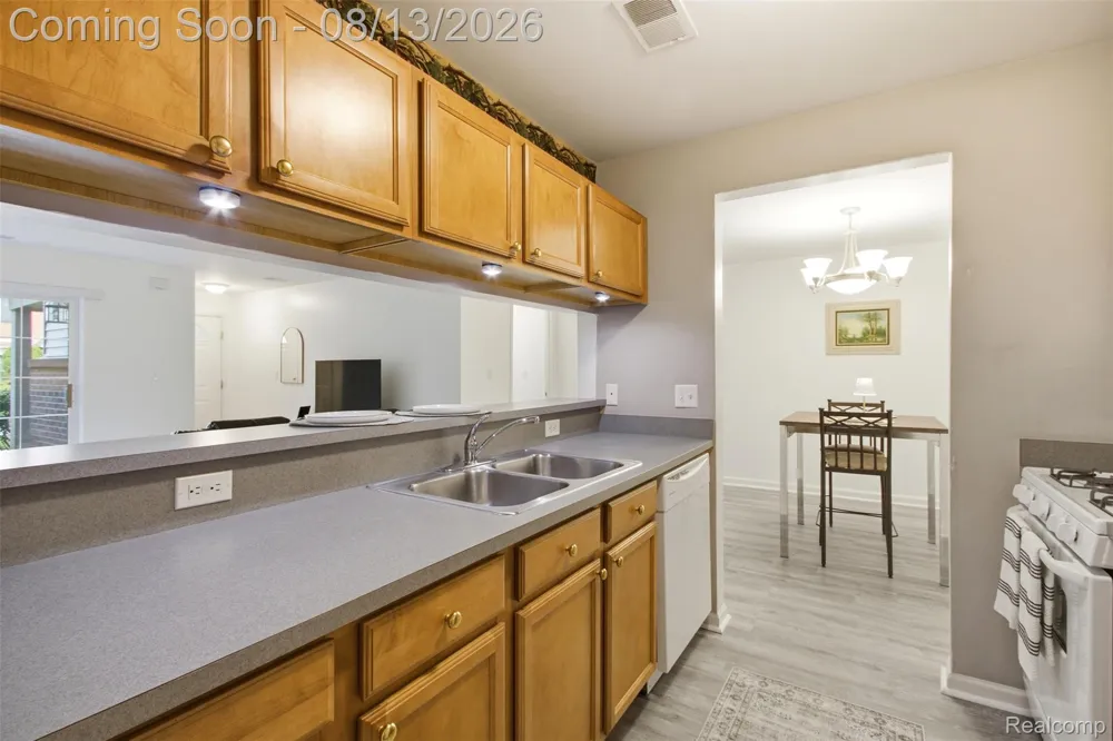20656 Dunham Rd Road #18 Clinton Charter Township, MI 48038
