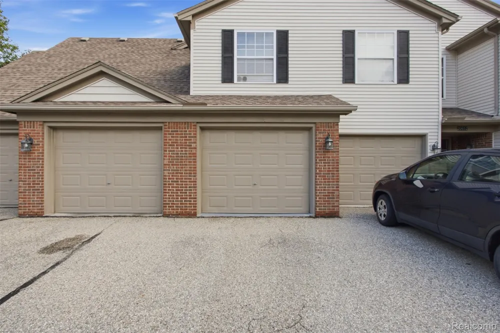 20656 Dunham Rd Road #18 Clinton Charter Township, MI 48038