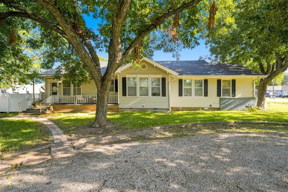 200 Bordon Street Lorena, TX 76655