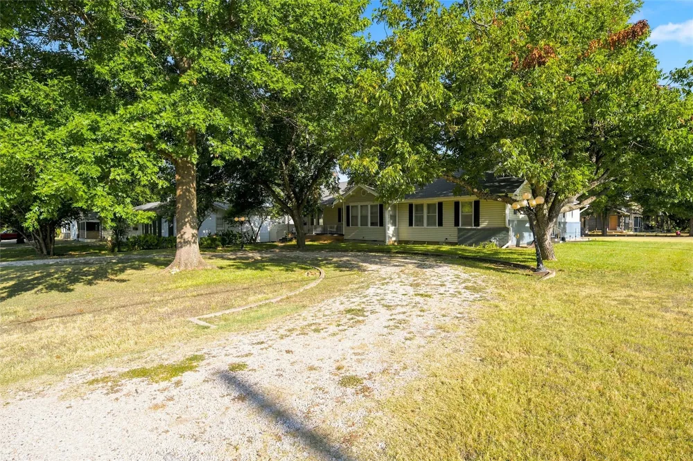 200 Bordon Street Lorena, TX 76655