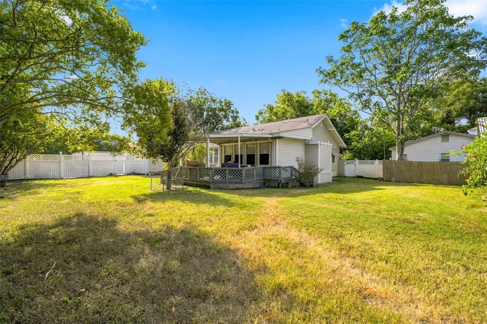 200 Bordon Street Lorena, TX 76655