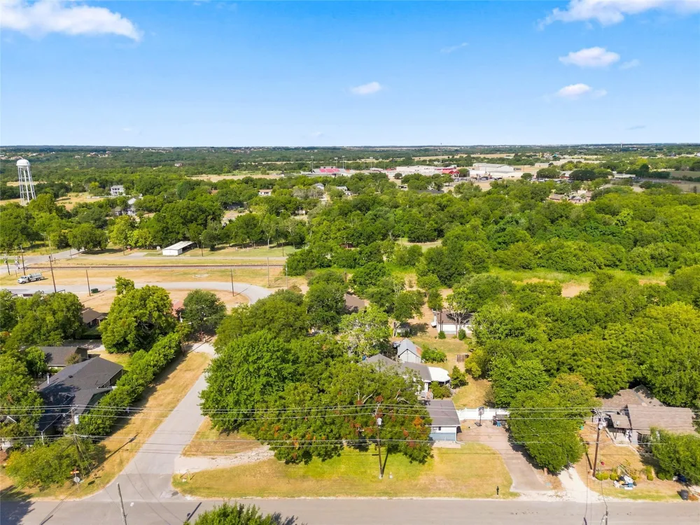 200 Bordon Street Lorena, TX 76655