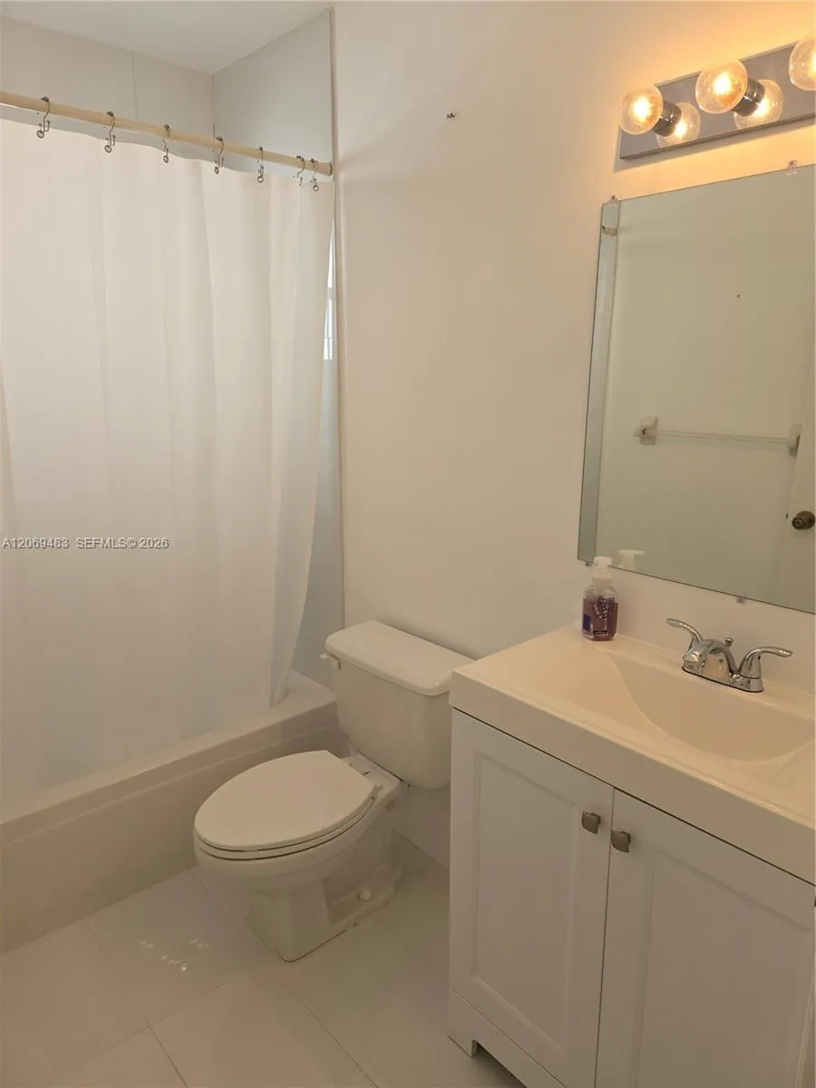 15416 SW 50th Ter Miami, FL 33185