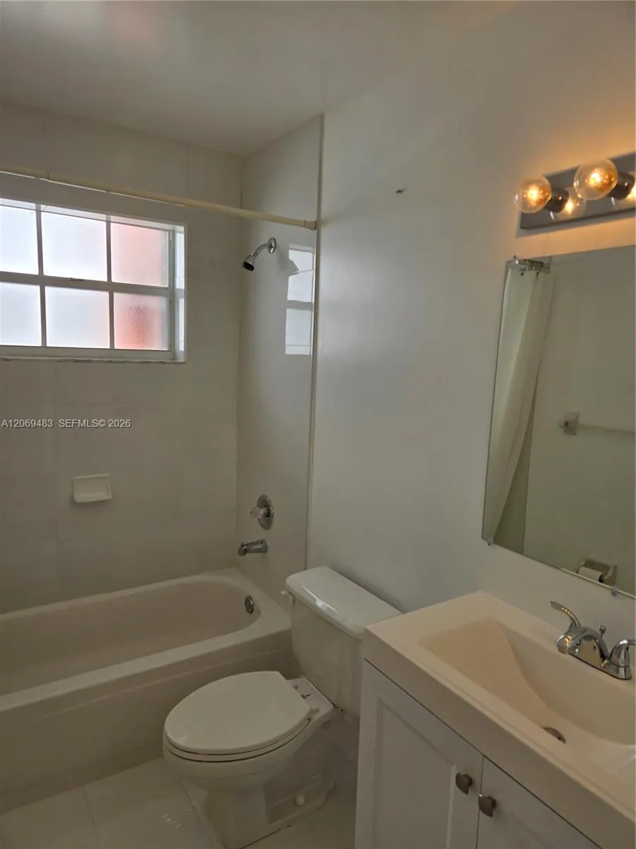 15416 SW 50th Ter Miami, FL 33185
