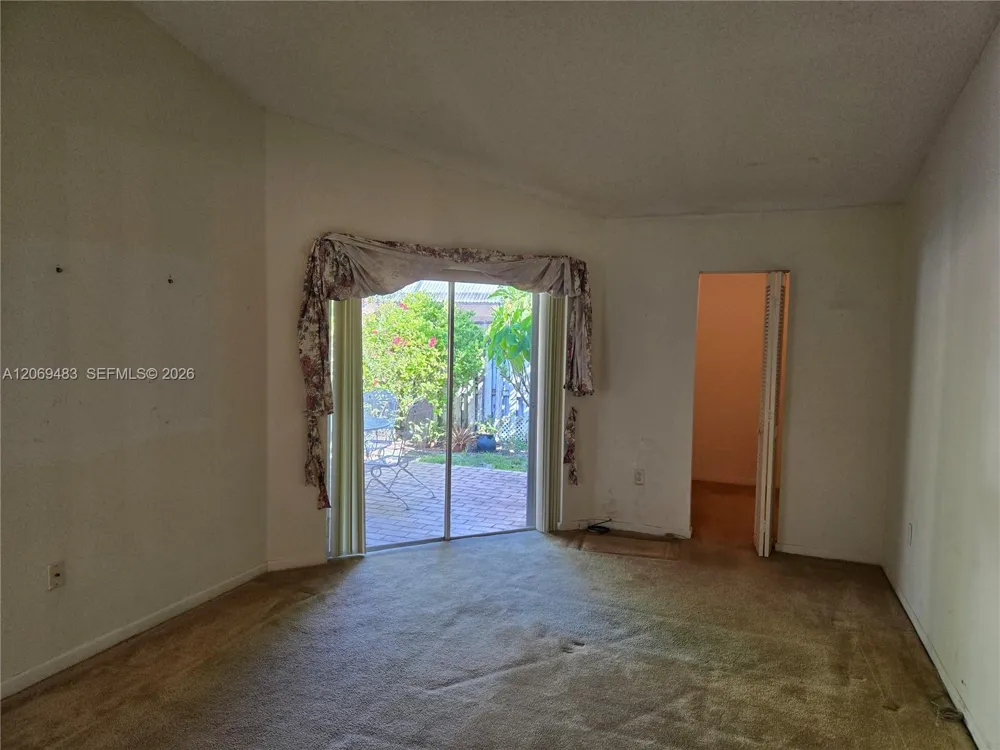 15416 SW 50th Ter Miami, FL 33185