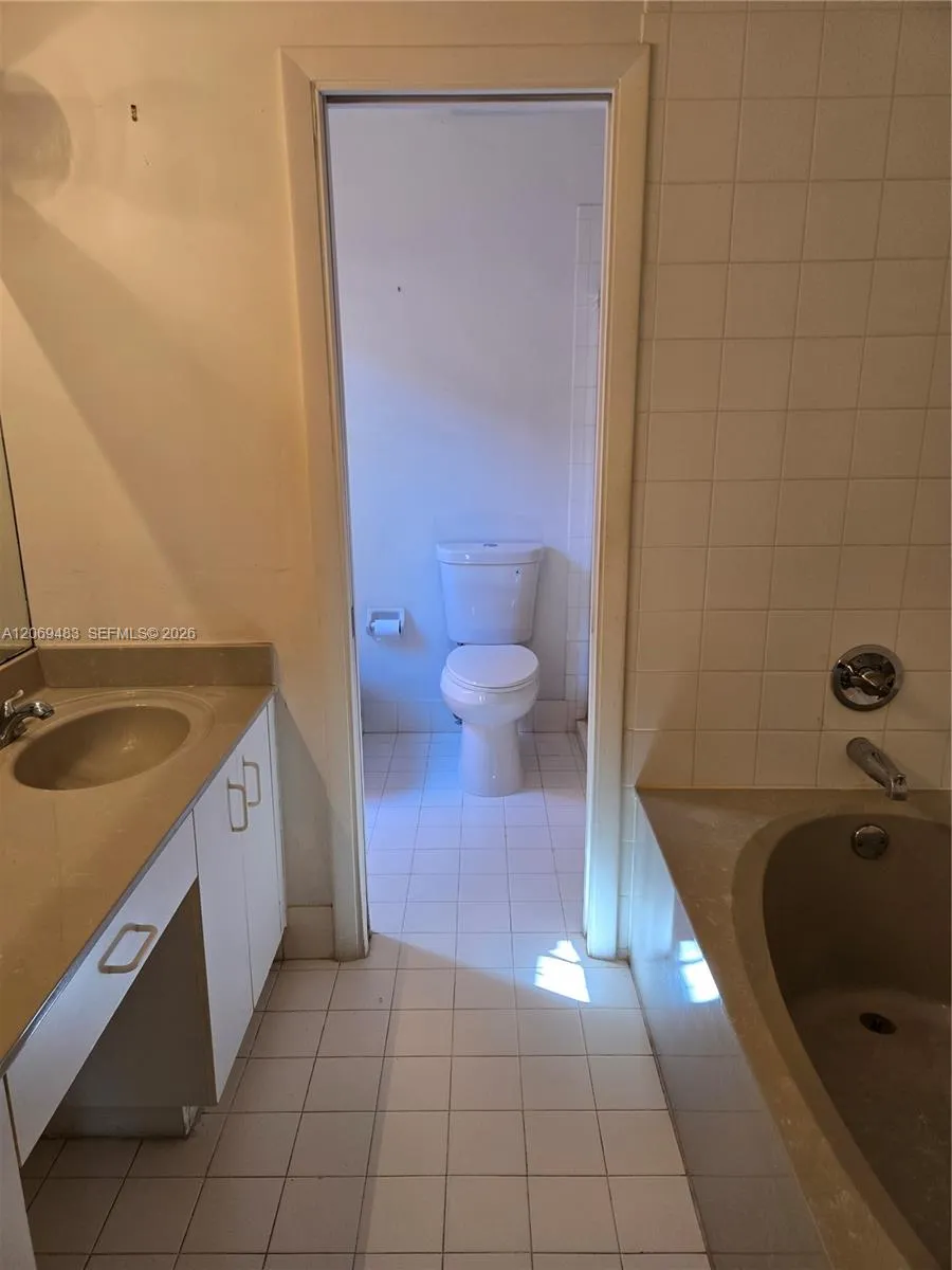 15416 SW 50th Ter Miami, FL 33185