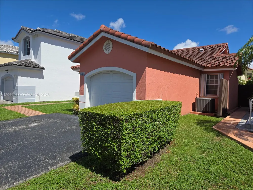 15416 SW 50th Ter Miami, FL 33185