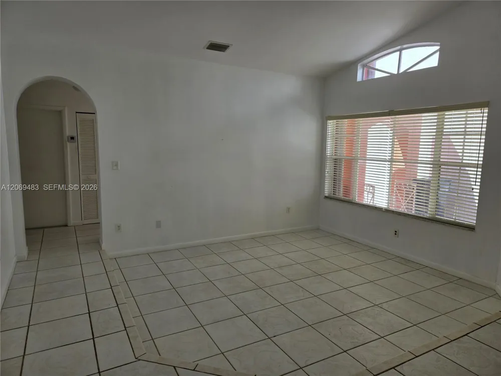 15416 SW 50th Ter Miami, FL 33185
