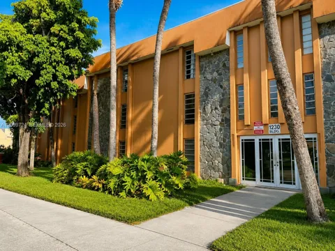 1230 W 54th St #329A