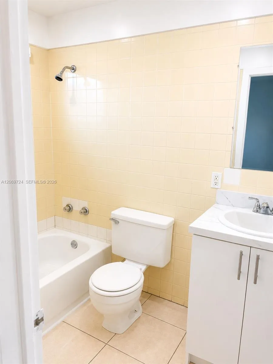 1230 W 54th St #329A Hialeah, FL 33012