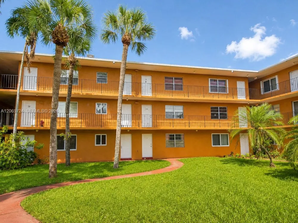 1230 W 54th St #329A Hialeah, FL 33012