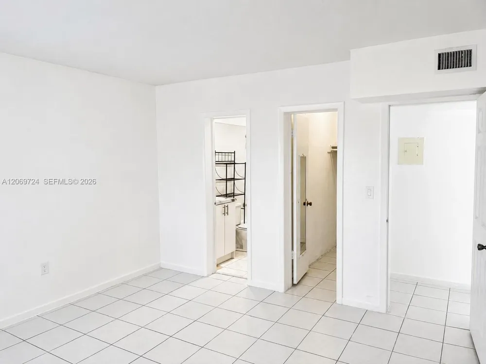 1230 W 54th St #329A Hialeah, FL 33012