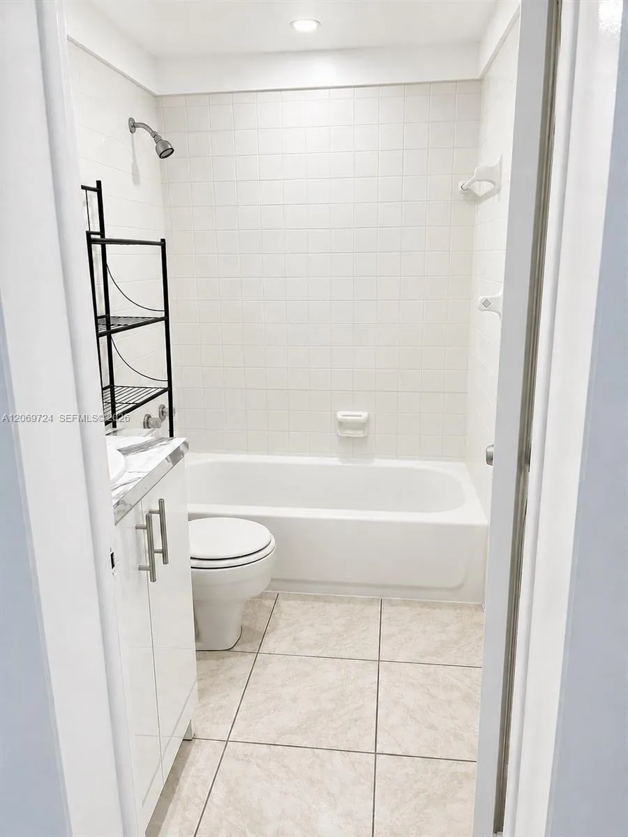 1230 W 54th St #329A Hialeah, FL 33012
