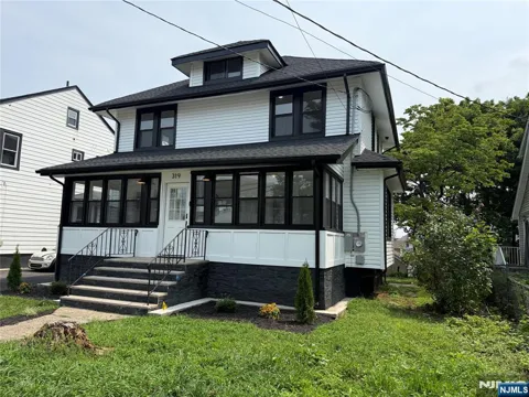 319 Crestview Place