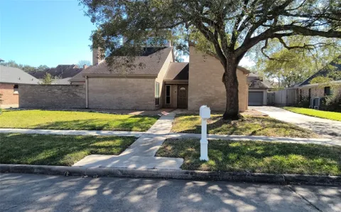 15906 Laurelfield Drive