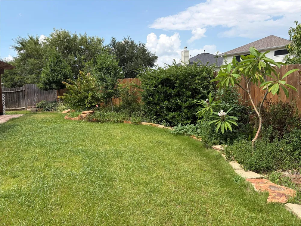 11042 Warath Oak Court Houston, TX 77065