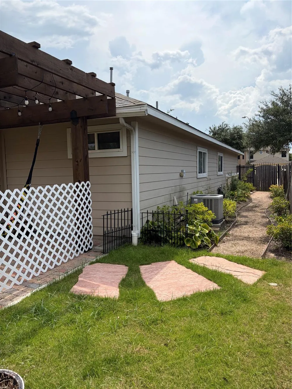 11042 Warath Oak Court Houston, TX 77065