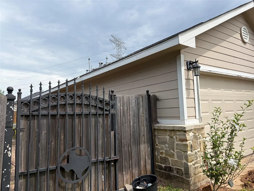 11042 Warath Oak Court Houston, TX 77065