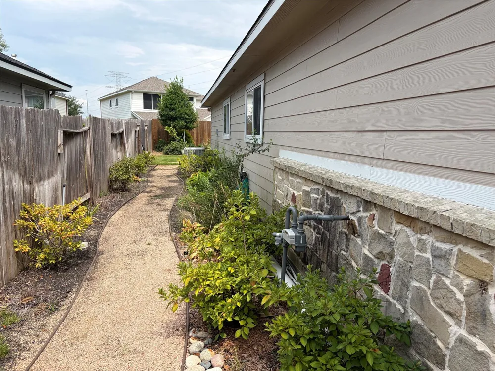 11042 Warath Oak Court Houston, TX 77065
