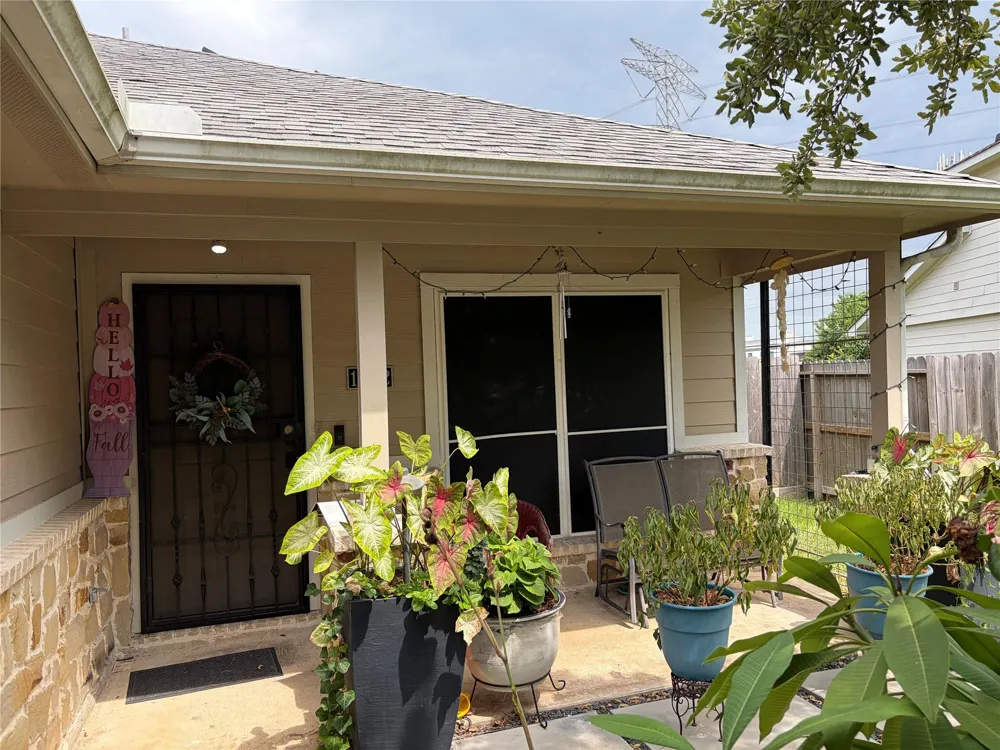 11042 Warath Oak Court Houston, TX 77065