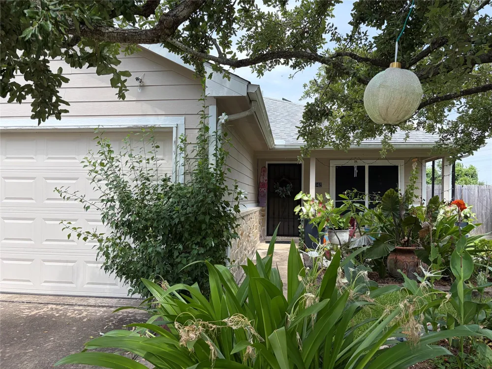 11042 Warath Oak Court Houston, TX 77065
