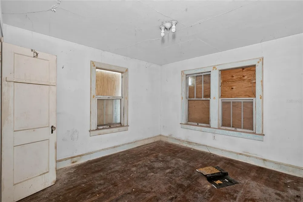 27 MILLS AVENUE Orlando, FL 32801