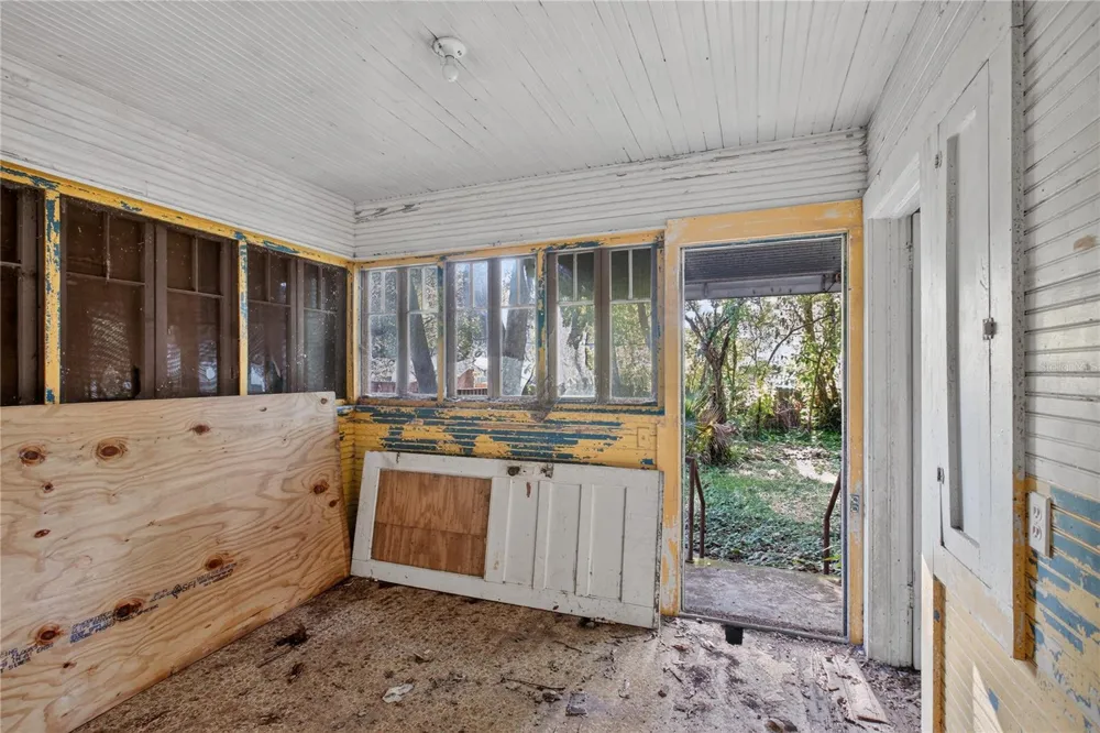 27 MILLS AVENUE Orlando, FL 32801