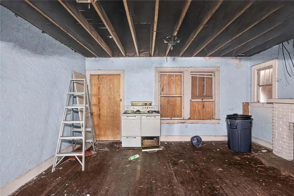 27 MILLS AVENUE Orlando, FL 32801