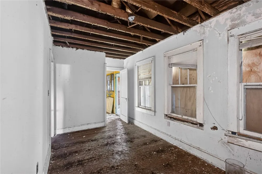 27 MILLS AVENUE Orlando, FL 32801