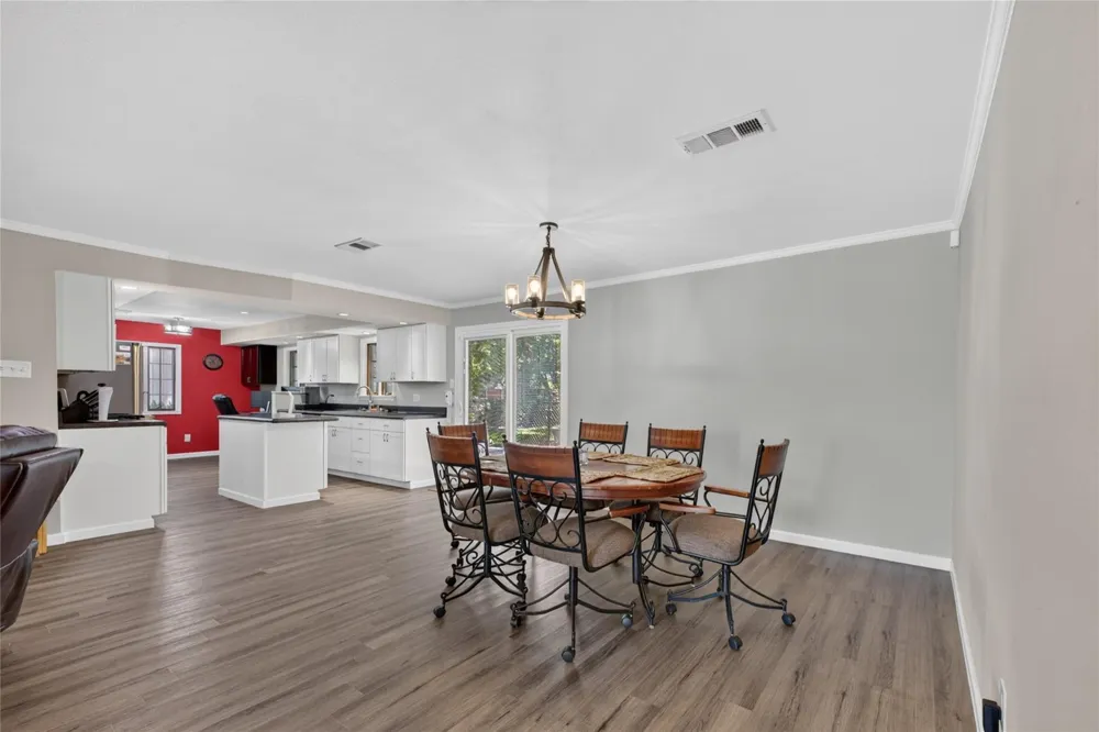 12803 Fairlane Drive Pearland, TX 77581