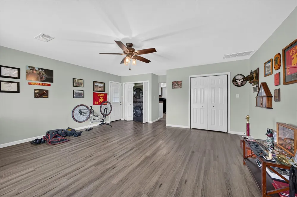 12803 Fairlane Drive Pearland, TX 77581