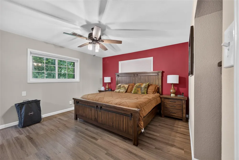 12803 Fairlane Drive Pearland, TX 77581