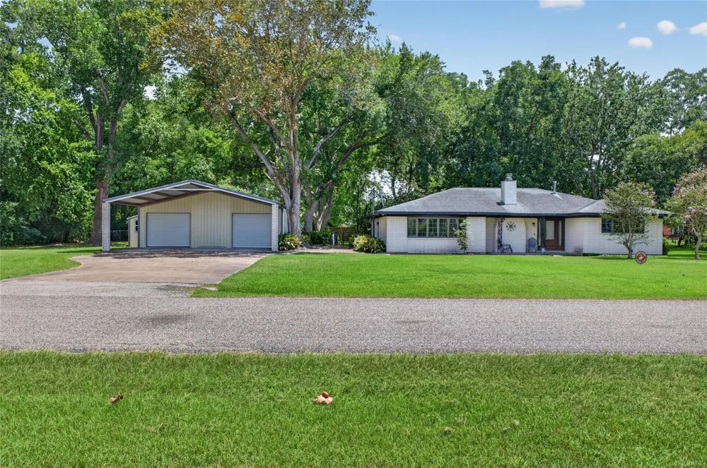 12803 Fairlane Drive Pearland, TX 77581