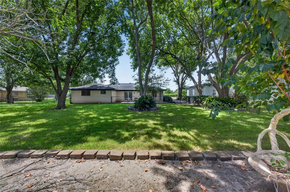 12803 Fairlane Drive Pearland, TX 77581