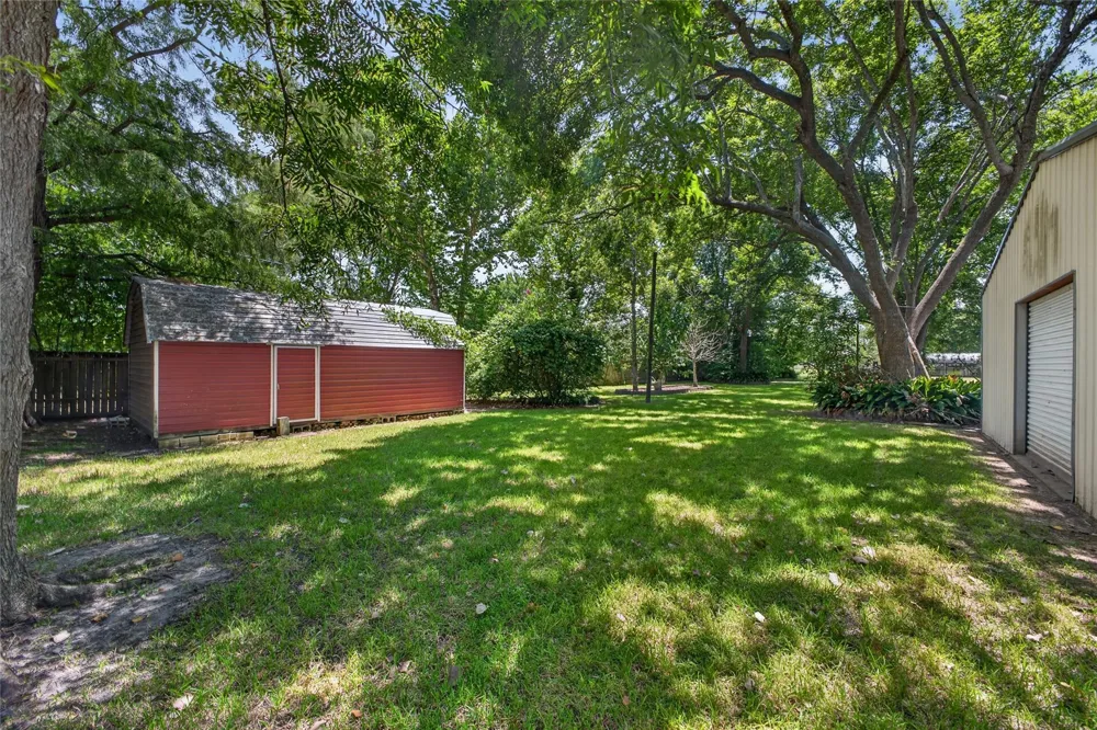 12803 Fairlane Drive Pearland, TX 77581