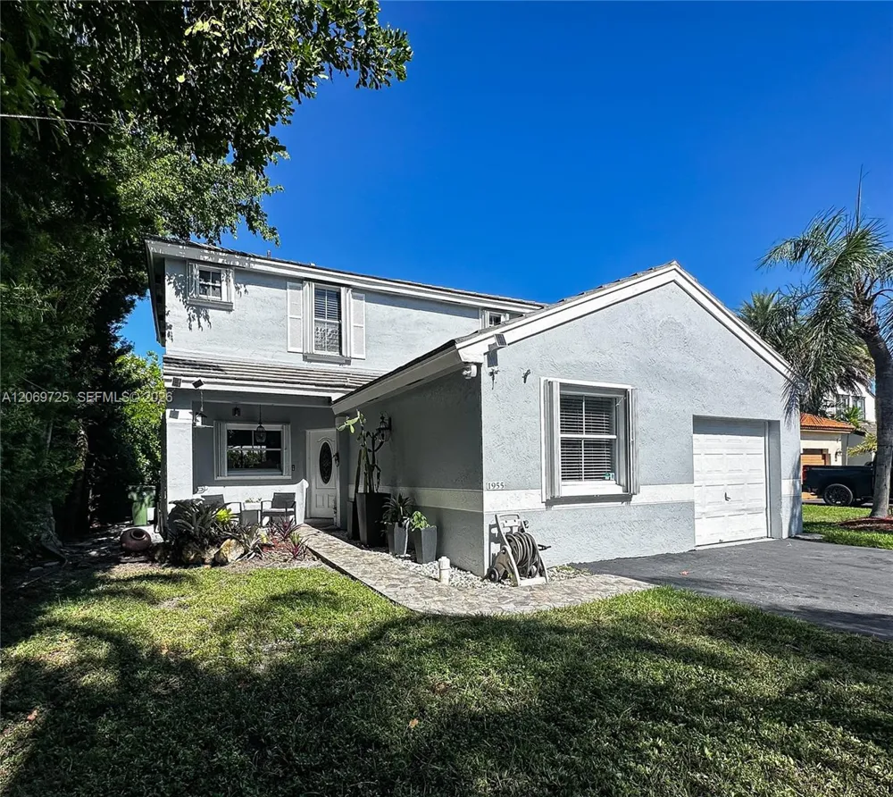 1955 NW 184th Way Pembroke Pines, FL 33029