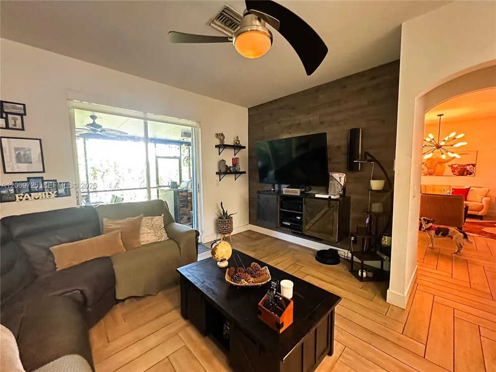 1955 NW 184th Way Pembroke Pines, FL 33029