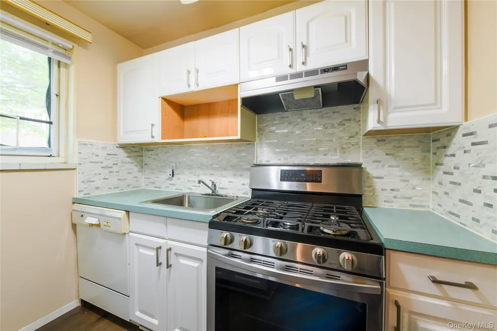 225-35 88 AVENUE #42-9 Queens Village, NY 11427