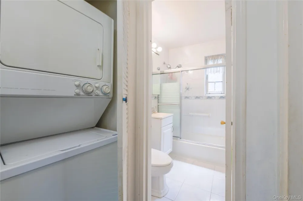 225-35 88 AVENUE #42-9 Queens Village, NY 11427