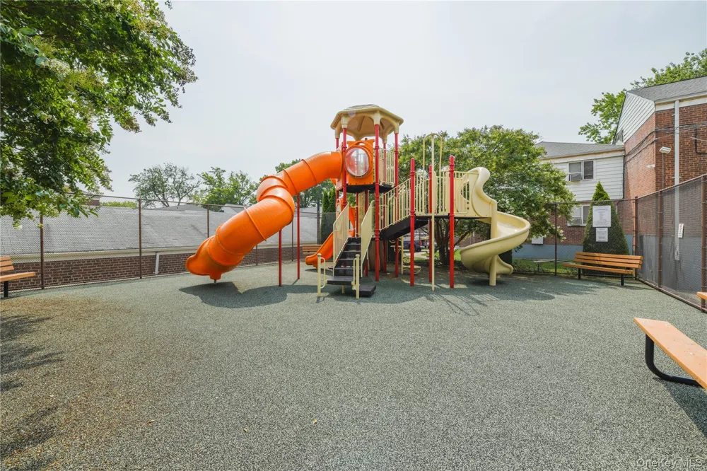 225-35 88 AVENUE #42-9 Queens Village, NY 11427