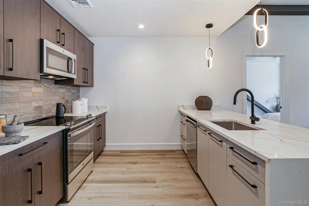 70 Memorial Plaza #211 Pleasantville, NY 10570