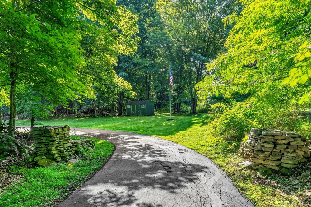 80 Susan Lane Circleville, NY 10919