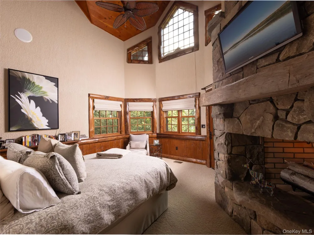 60 Top Ridge Trail White Lake, NY 12786