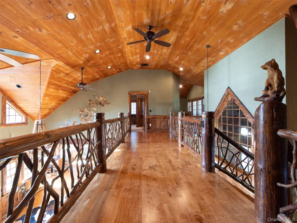 60 Top Ridge Trail White Lake, NY 12786