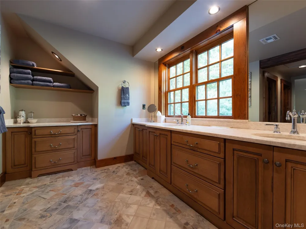 60 Top Ridge Trail White Lake, NY 12786
