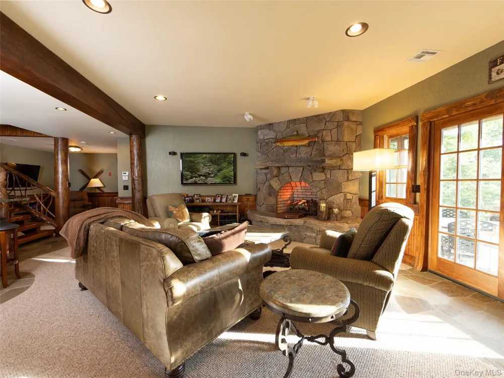 60 Top Ridge Trail White Lake, NY 12786