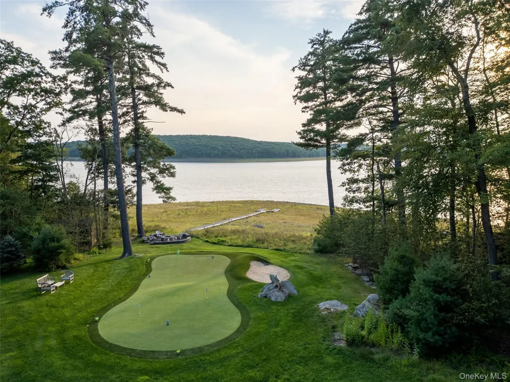 60 Top Ridge Trail White Lake, NY 12786